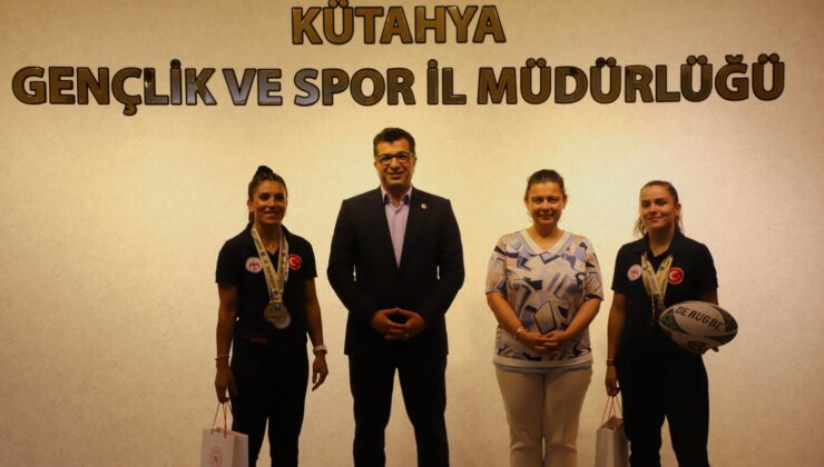 Müdür Küçük şampiyonluk yaşayan milli sporcuları ağırladı