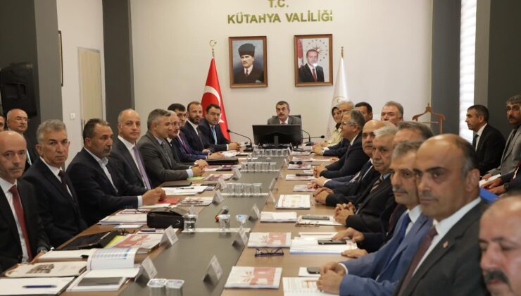 Bakan Tekin Kütahya’da değerlendirme toplantısına katıldı