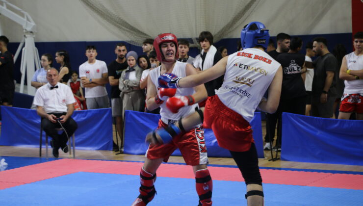 Zafer Kupası Kick Boks Turnuvası nefes kesti
