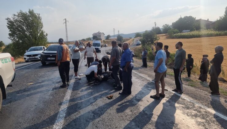 Motosiklet kazasında yola savrulan sürücü yaralandı