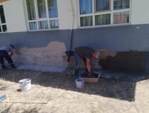 Okullarda yaz dönemi onarımları yapılıyor
