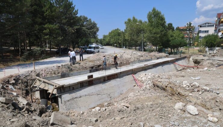 Bardakçı Deresi köprüsü inşaatında sona yaklaşıldı