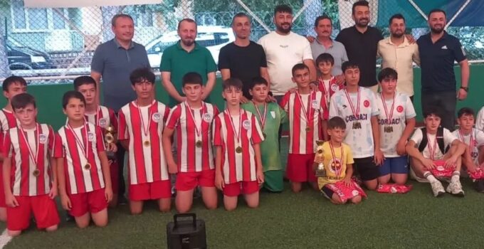 Yaz Kur’an kursları futbol turnuvasında buluştu