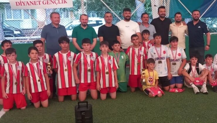 Yaz Kur’an kursları futbol turnuvasında buluştu