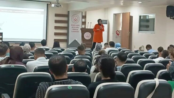 Evlilik kredisinden yararlanacak genç çiftlere eğitim verildi