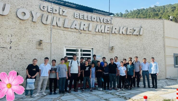 Yatılı Yaz Kur’an Kursu öğrencileri aquaparkta doyasıya eğlendi