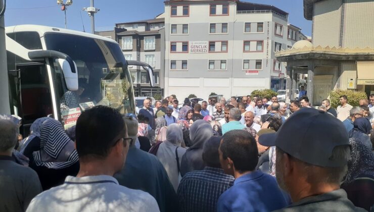 Umre yolcuları dualarla uğurlandı