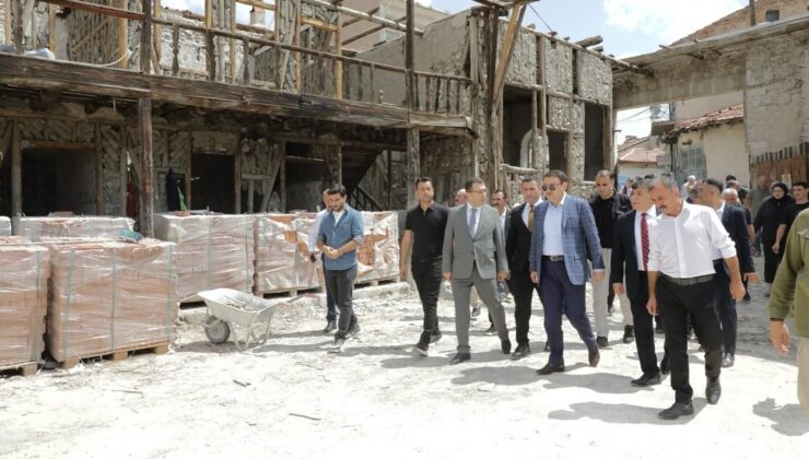 Tarihi Emet Hanı’nda restorasyon çalışmaları sürüyor