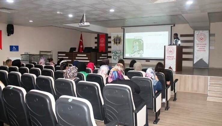 Kadın personele ‘En İyi Narkotik Polisi: Anne’ eğitimi verildi