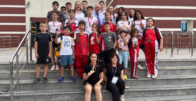 Gedizli kick boksçulardan Zafer Kupasında 12 madalya