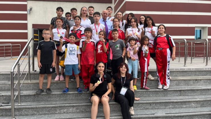 Gedizli kick boksçulardan Zafer Kupasında 12 madalya
