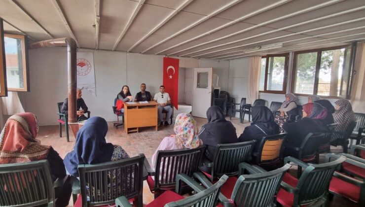Üreticilere çilek üretimi eğitimi verildi