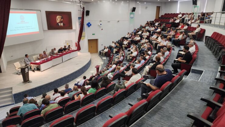 Okul ve kurum müdürleri toplantıda bir araya geldi