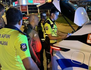Alkollü sürücü polisten kaçamadı! 23 bin lira ceza yedi