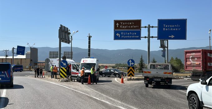 Kan bağış aracı ile otomobil çarpıştı: 7 yaralı