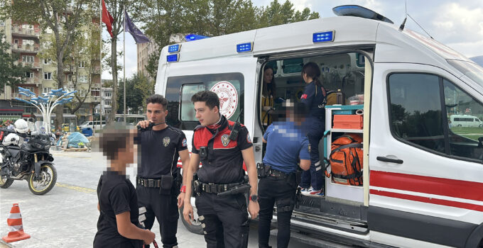 Bıçaklı kavgada iki yaşı küçük şahıs yaralandı