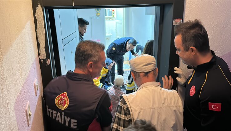 Evde mahsur kalan yaşlı adam için kurtarma seferberliği