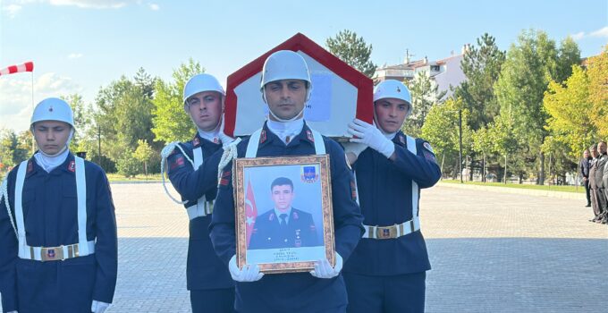Şehit Uzman Çavuş Yeşil törenle memleketine uğurlandı