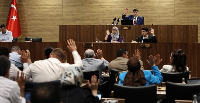 Su fiyatları AK Parti ve MHP’nin oyuyla 10 liraya düşürüldü!