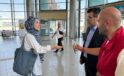 Üniversite eğitimi için gelen öğrenciler otogarda karşılanıyor