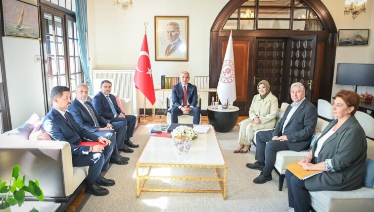 Kütahya heyetinden Bakan Mehmet Nuri Ersoy’a ziyaret