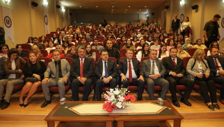 DPÜ’de eski Türkçenin Türk dili tarihindeki yeri anlatıldı