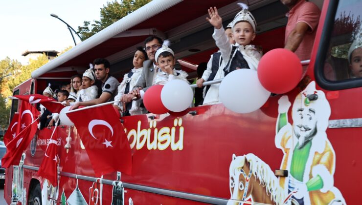 Toplu sünnet şöleninde 48 çocuk erkekliğe ilk adımını attı