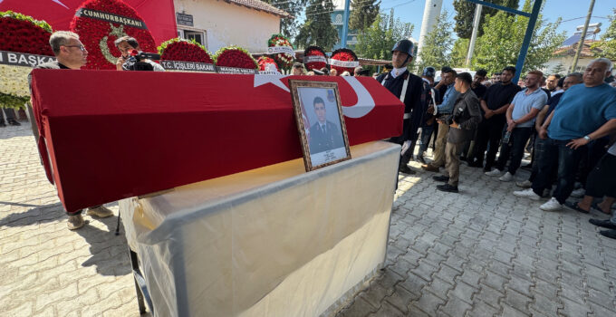 Şehit uzman çavuş memleketinde son yolculuğuna uğurlandı