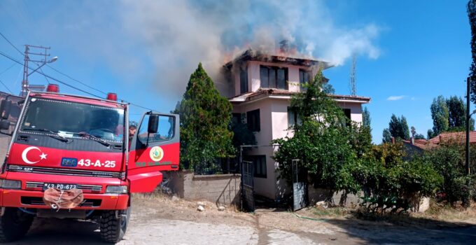 Evin terasında gözleme yapılırken çıkan yangın söndürüldü