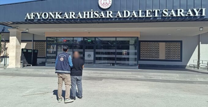 Düzensiz göçmen taşırken yakalanan şüpheli tutuklandı