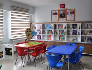 İlkokulda kütüphane ve zeka oyunları atölyesi oluşturuldu