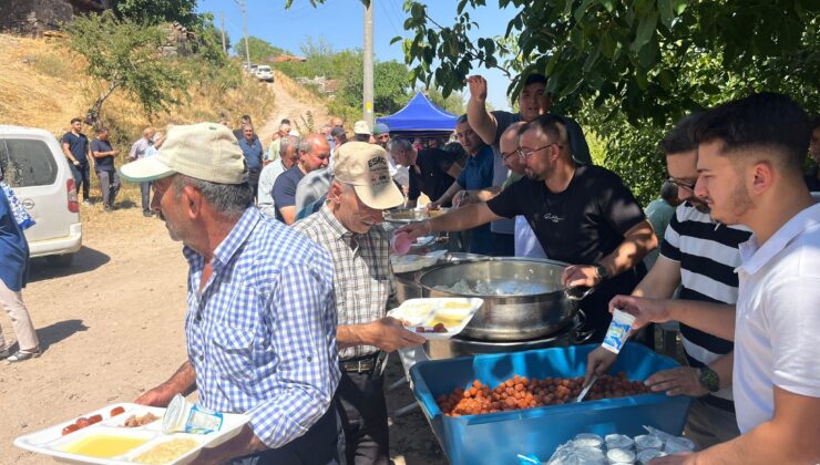 Köylüler geleneksel hayır yemeğinde buluştu