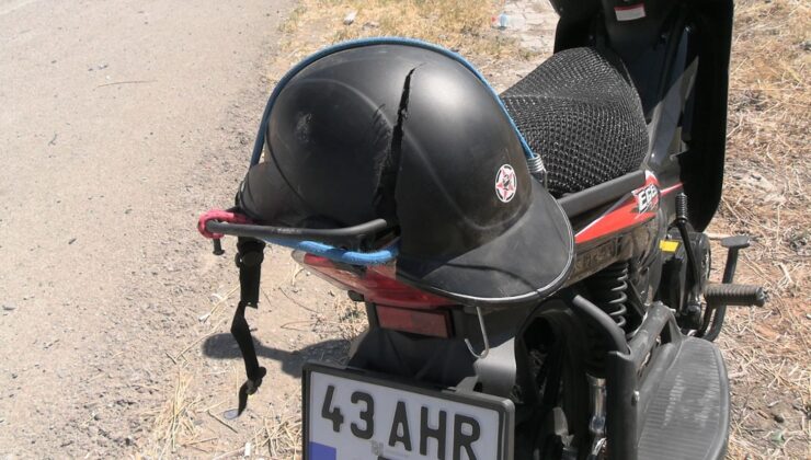 Motosiklet sürücüsü kaskı sayesinde ölümden döndü