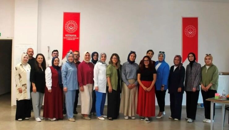 Aile ve Sosyal Hizmetler İl Müdürlüğü’nde psikososyal destek eğitimi