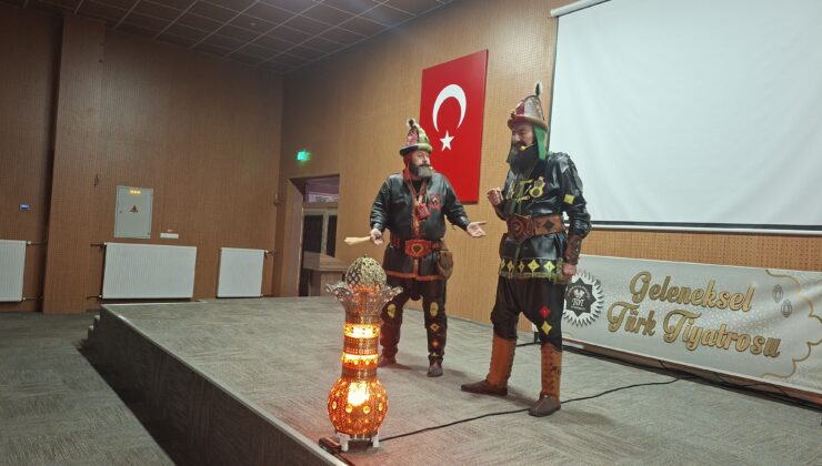 ‘Yeşil vatan’ konulu Hacivat Karagöz oyunu öğrencilerle buluştu