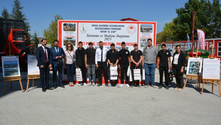 Lise öğrencilerine tarım makineleri tanıtıldı