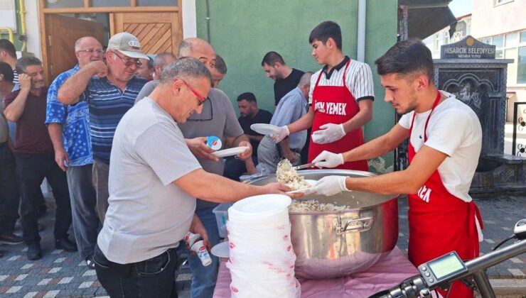 Mevlid-i Nebi Haftası dolayısıyla pilav ikramı yapıldı