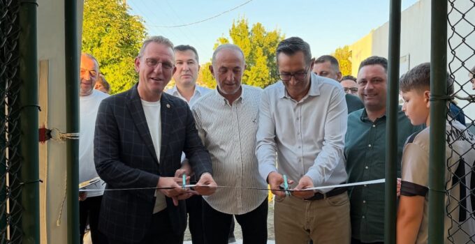 Yenilenen Moymul Spor Kulübü Kapalı Halı Sahası açıldı