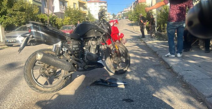 İki motosiklet çarpıştı: 2 yaralı