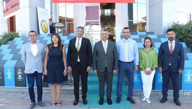 100’ün üzerinde sıfır atık kutusu DPÜ’ye teslim edildi