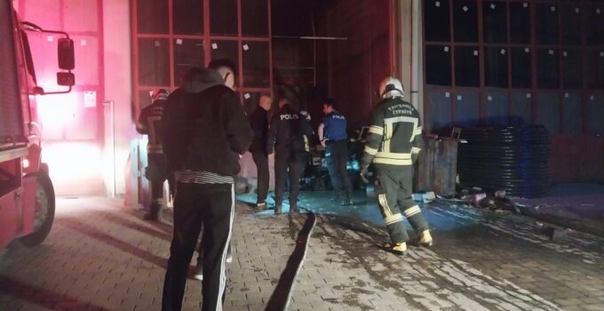 İş yerinde çıkan yangın kontrol altına alındı