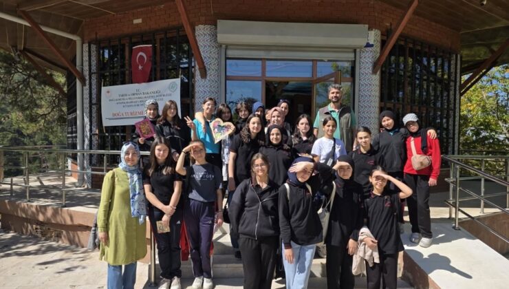 Ortaokul öğrencilerinden ‘Yeşil Vatan’ temasıyla anlamlı etkinlik