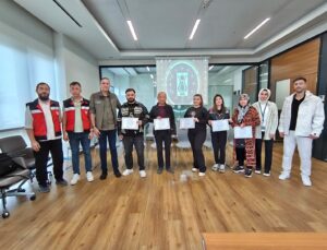 Ev hayvanı satış yeri sahiplerine eğitim verildi