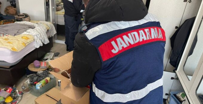 MİT’ten Kütahya’da operasyon! Kişisel verileri çalanlar tek tek yakalandı