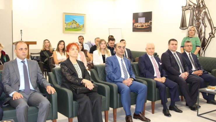 40 ve 50 yılını dolduran avukatlara plaket verildi