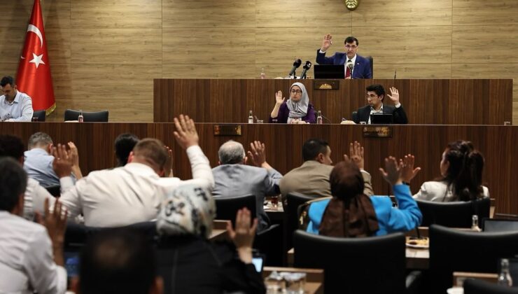 Başkan Kahveci’den otobüsçülere: ‘Sizin söz alma hakkınız yok!’