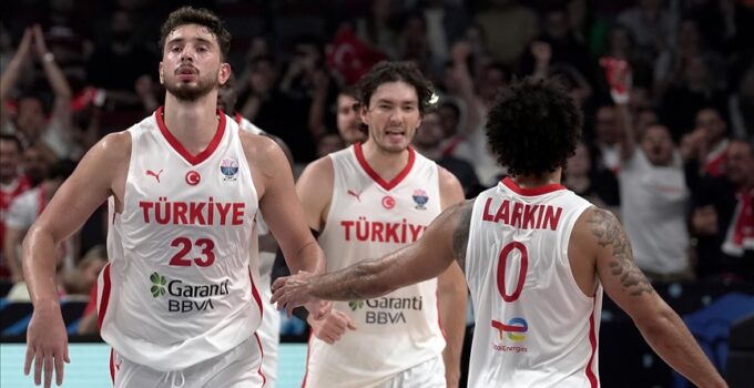 EuroBasket yarı final heyecanı dev ekranda yaşanacak