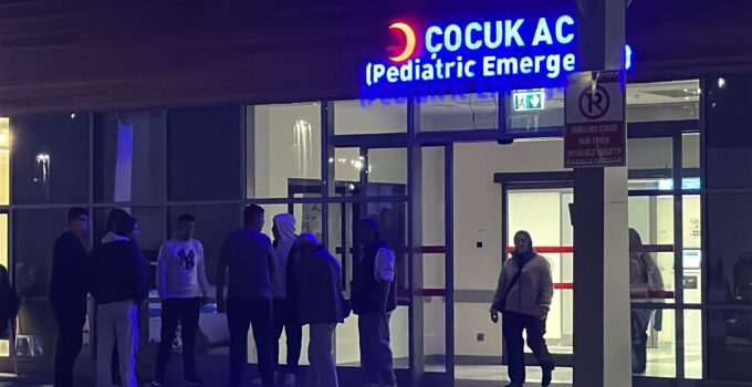 17 öğrenci zehirlenme şüphesiyle hastanelik oldu