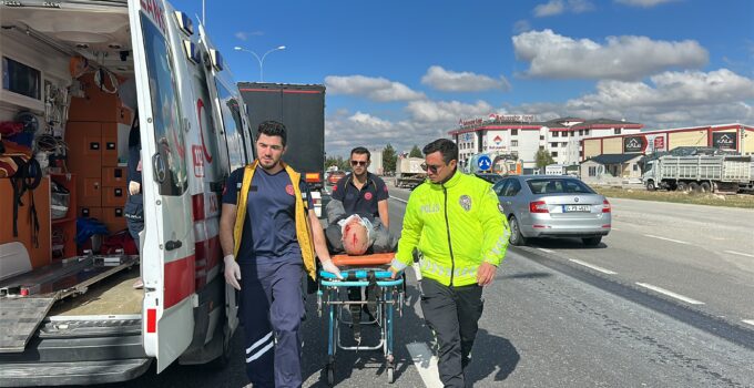 Karşıya geçmek isterken TIR’ın çarptığı yaşlı adam ağır yaralandı