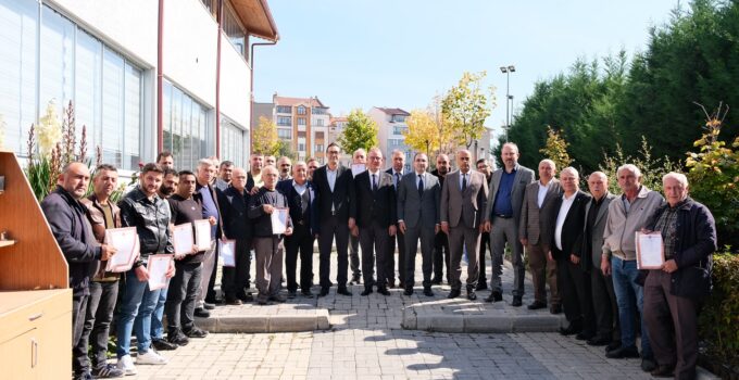 Küçük Sanayi Sitesi’nde tapu dağıtım töreni düzenlendi